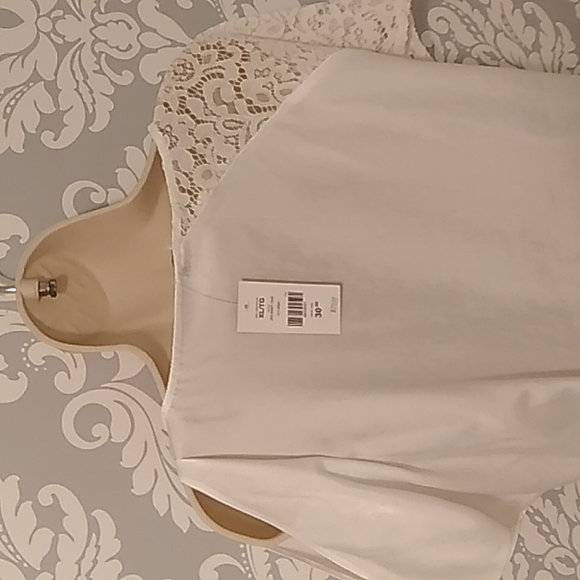 Suzy Shier, White with Lace and Cut-Out - Picture 5 of 6